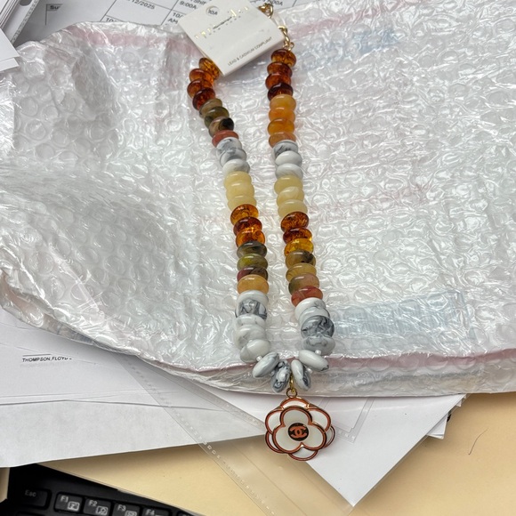 Elegant Multicolor Beaded Necklace with Floral Pendant - NWT - Picture 11 of 15